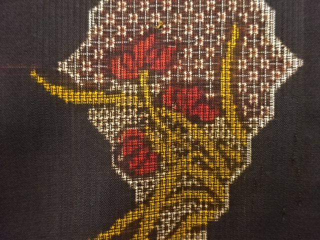 JAPANESE KIMONO / SILK / DORO OSHIMA TSUMUGI / WOVEN RHOMBUS & FLOWERS